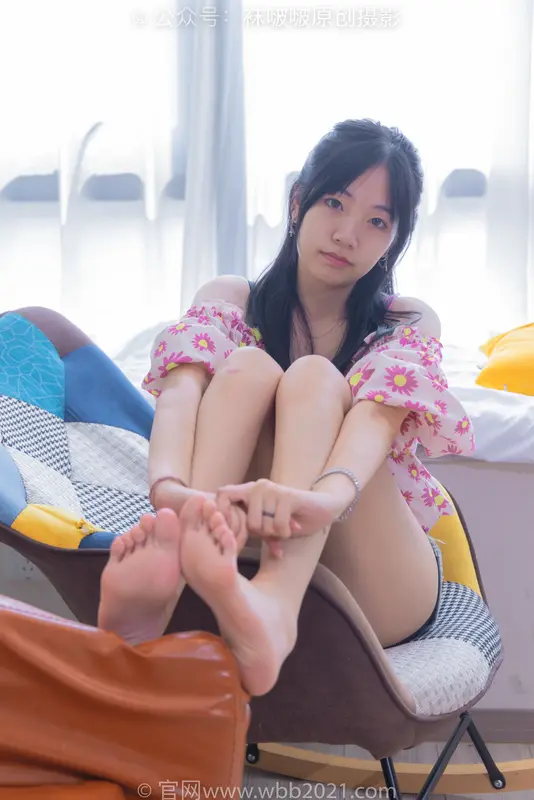 小甜豆-长靴（数量较多）、白棉袜、裸足（花絮版） - BoBoSocks袜啵啵